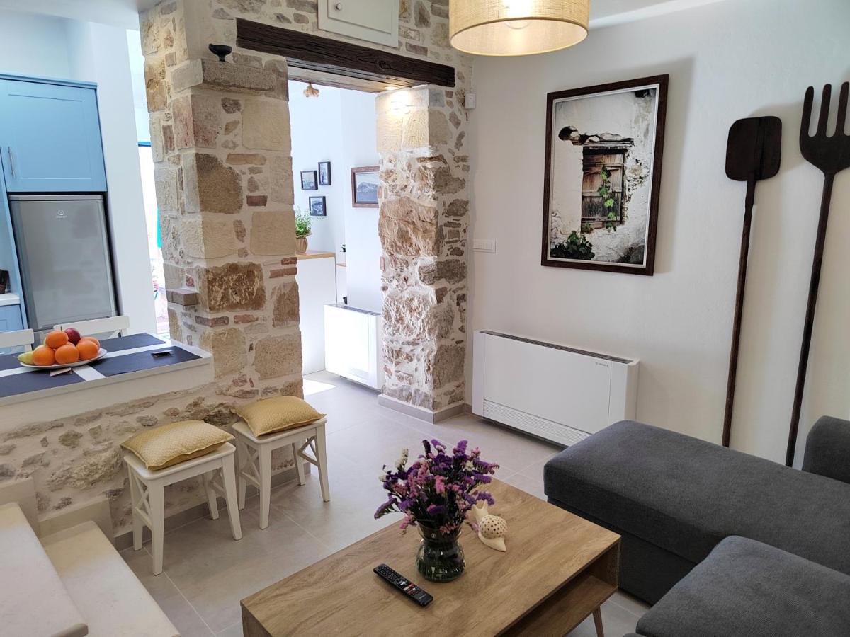 فيلا Mouse House With Sea View And Mini Pool Platanés المظهر الخارجي الصورة
